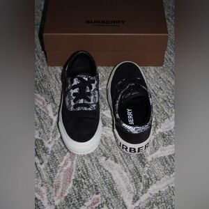 Burberry Black Lace-Accent Low-Top Sneakers